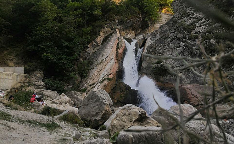 Хучни: Экраноплан "Лунь", Водопад Хучнинский, Крепость семи братьев и одной сестры - Изображение 1