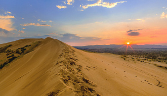 Бархан Сарыкум