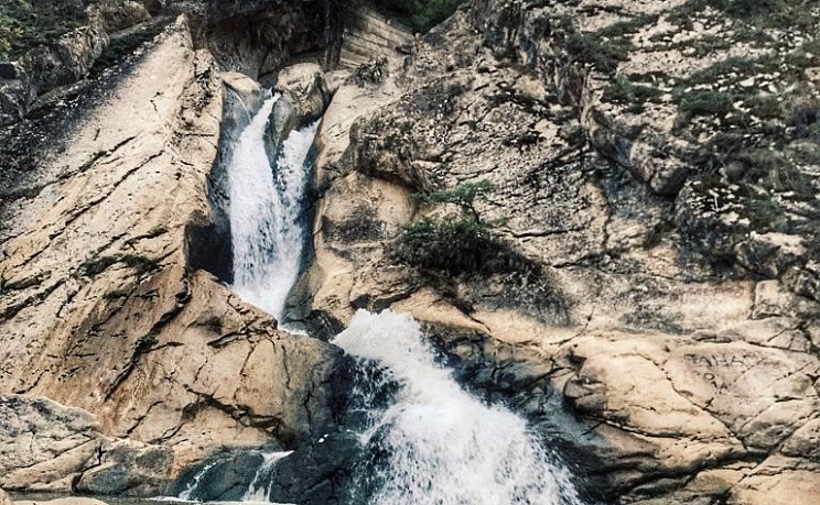 Хучни: Экраноплан "Лунь", Водопад Хучнинский, Крепость семи братьев и одной сестры - Изображение 0